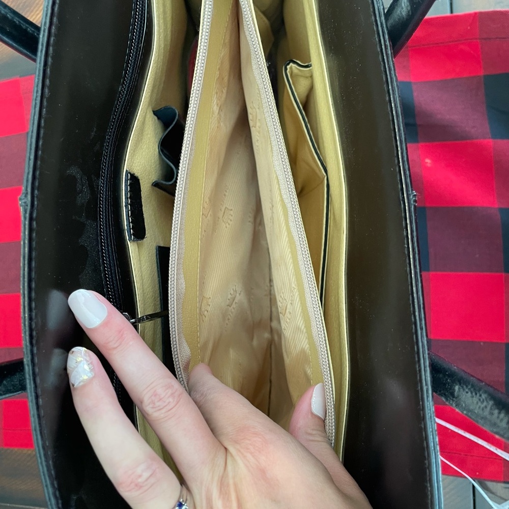 Daniela Moda Purse - Picture 5 of 6